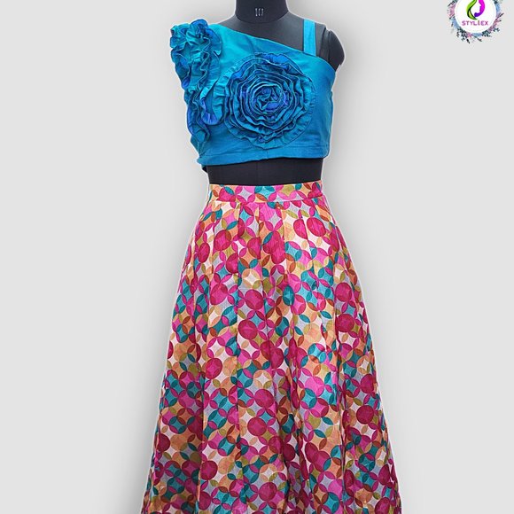 Multicolored skirt with Floral Pattern Top - Picture 2 of 6